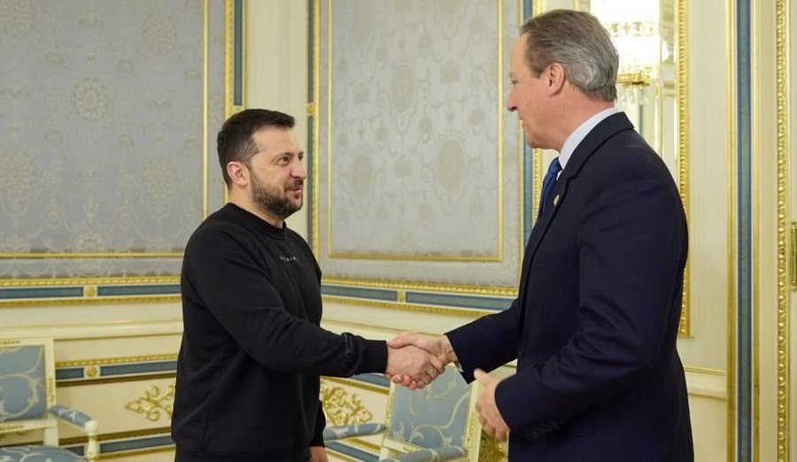 Cameron viziton Ukrainën  Britania do t ju ndihmojë sa kohë që të keni nevojë