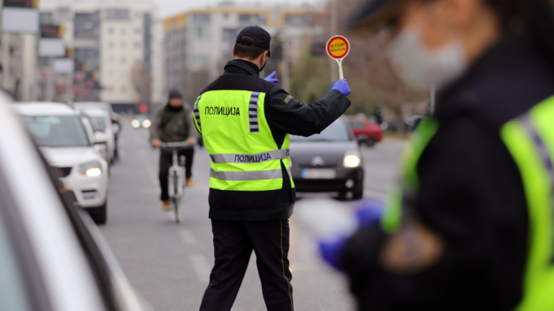 Shqiptohen 108 gjoba në Shkup  nëntë për vozitje pa patentë shoferi