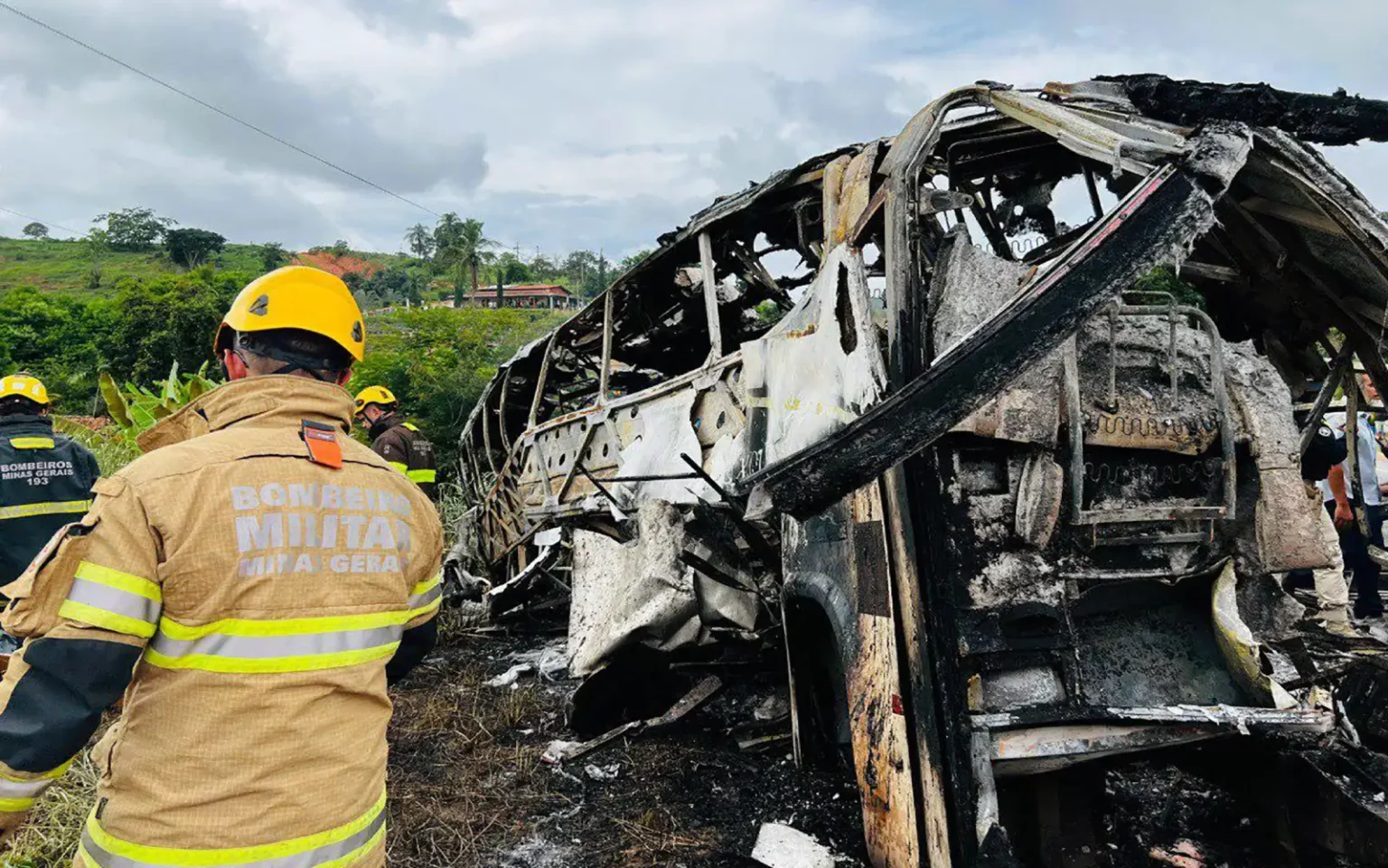 Tragjedi në Brazil  Autobusi përplaset me një kamion  12 viktima dhe 21 të plagosur