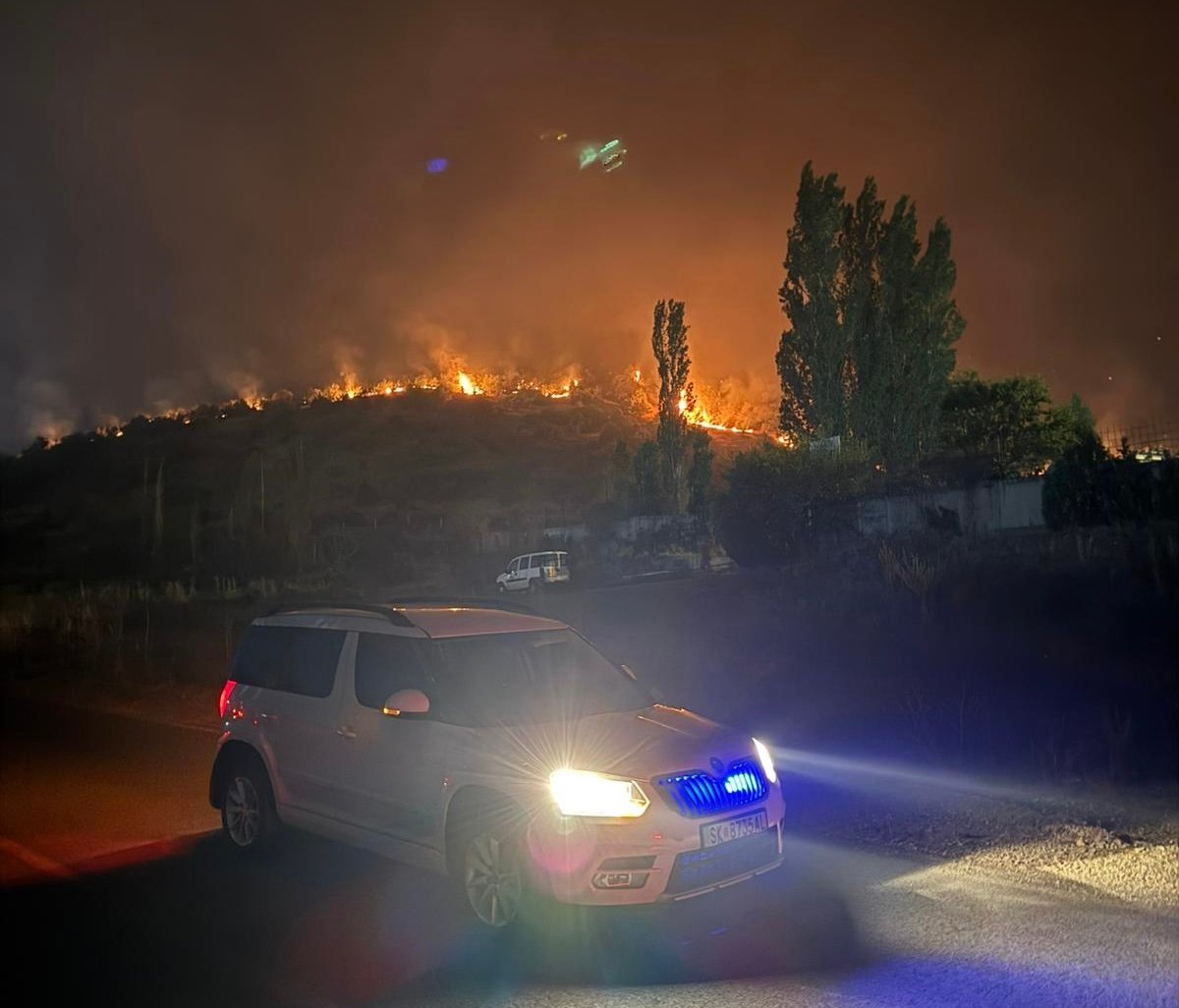 Zjarri afër Bllacës bllokon qarkullimin për kamionët  devijime për veturat