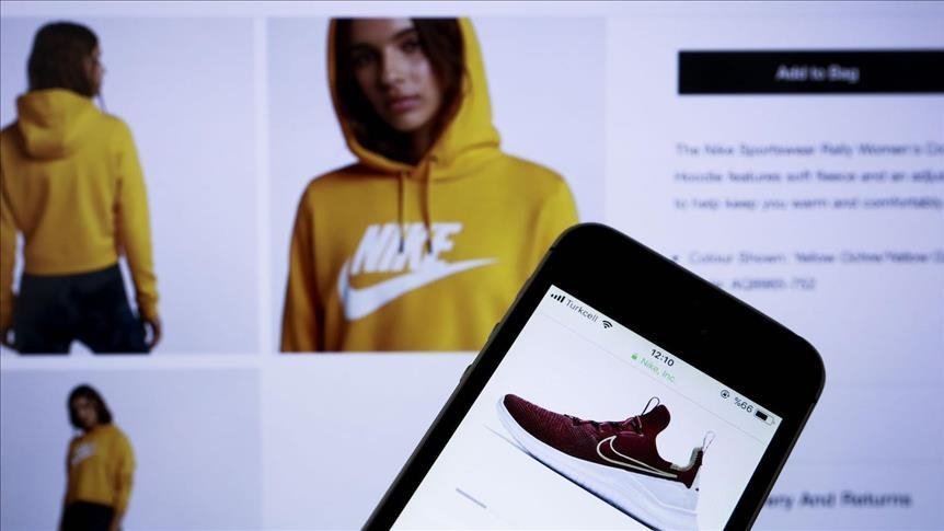 nike-pret-nje-kosto-prej-1-miliard-dollaresh-nga-tarifat-e-presidentit-trump
