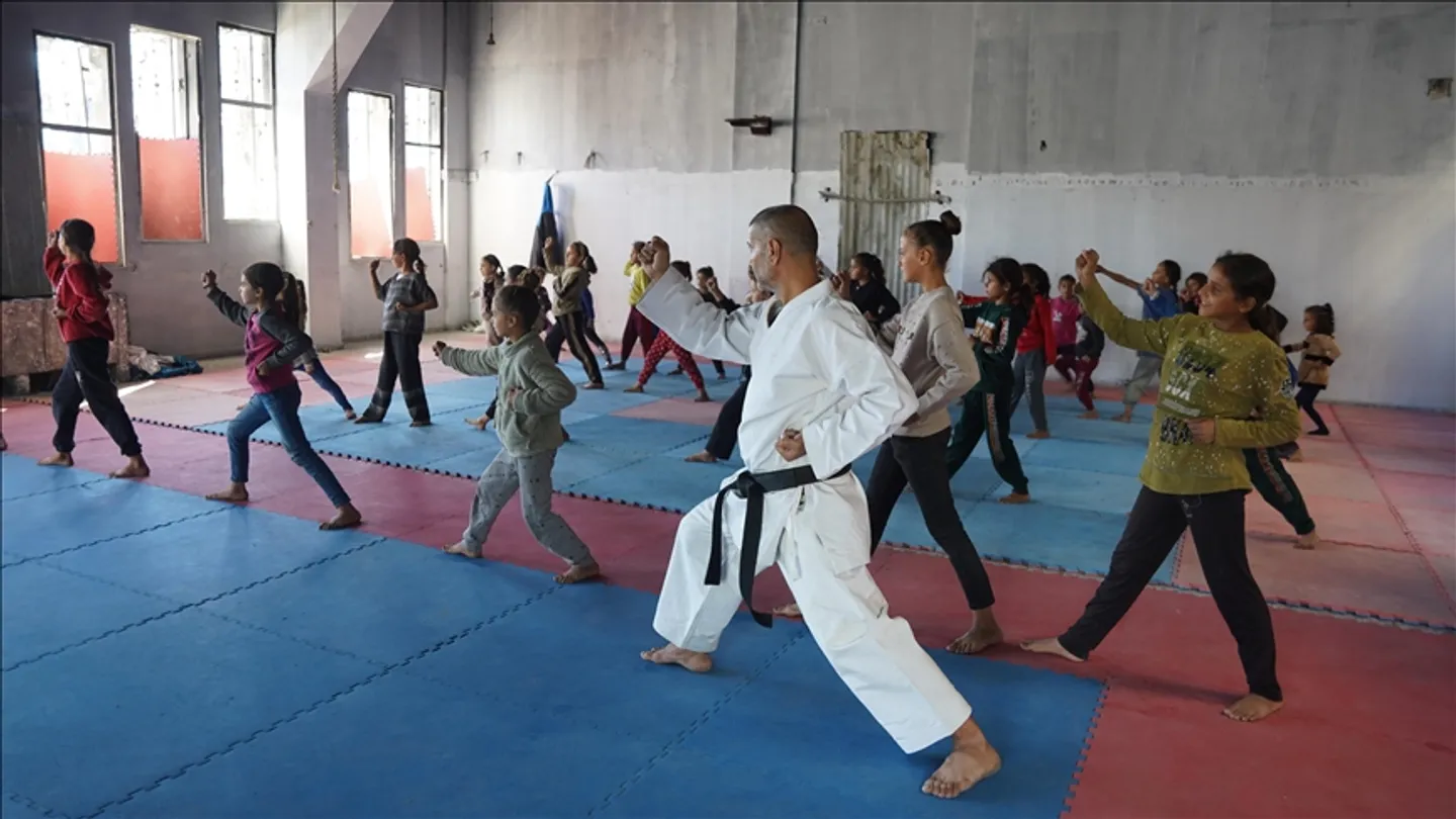 Trajneri në Gaza u mëson fëmijëve vetëmbrojtje gjatë rimëkëmbjes nga traumat