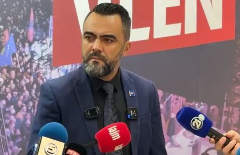 Zv ministri Sulejmani  opozitës  Po të mos luanit futboll në zyre e t i zgjidhnit problemet e qytetarëve  sot studentët nuk do kishin nevojë të protestojnë