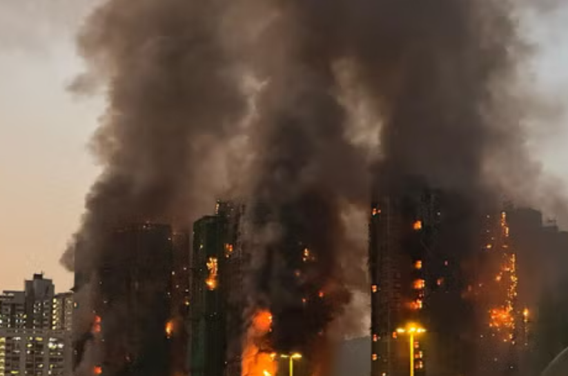 Edhe tetë të arrestuar në Hong Kong pas zjarrit që la 128 të vdekur