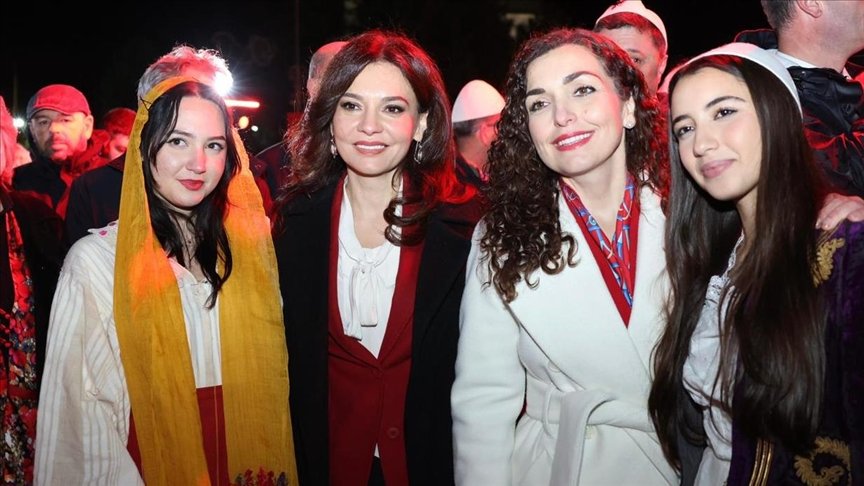 Presidentja Osmani viziton Shqipërinë për festimet për Ditën e Flamurit dhe Pavarësisë