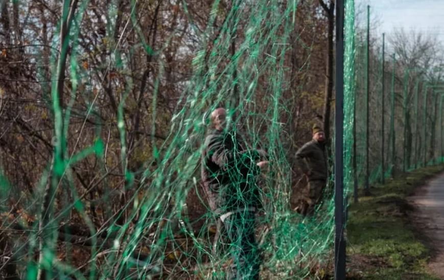 Le Monde  Kievi është gati të pranojë një zonë të demilitarizuar në Donbas
