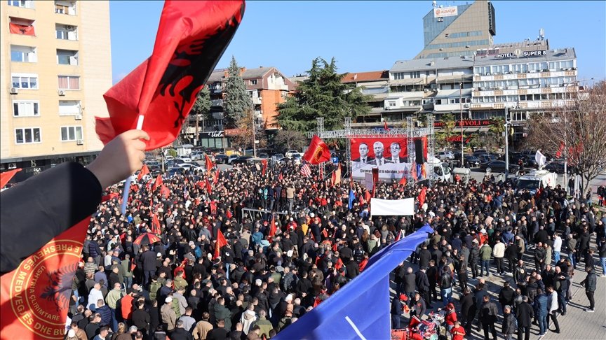 Në Shkup u protestua në mbështetje të ish krerëve të UÇK së që po gjykohen në Hagë