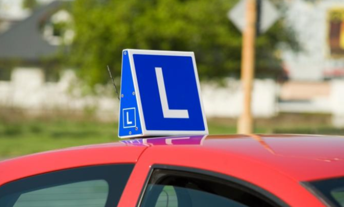 Kartel në disa auto shkolla të RMV së  Dyshohet se janë marrë vesh për të caktuar çmimet