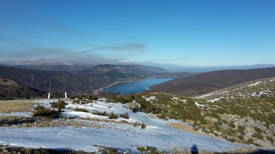 QMK  Një avion i vogël ka rënë në Liqenin e Mavrovës  një person është lënduar