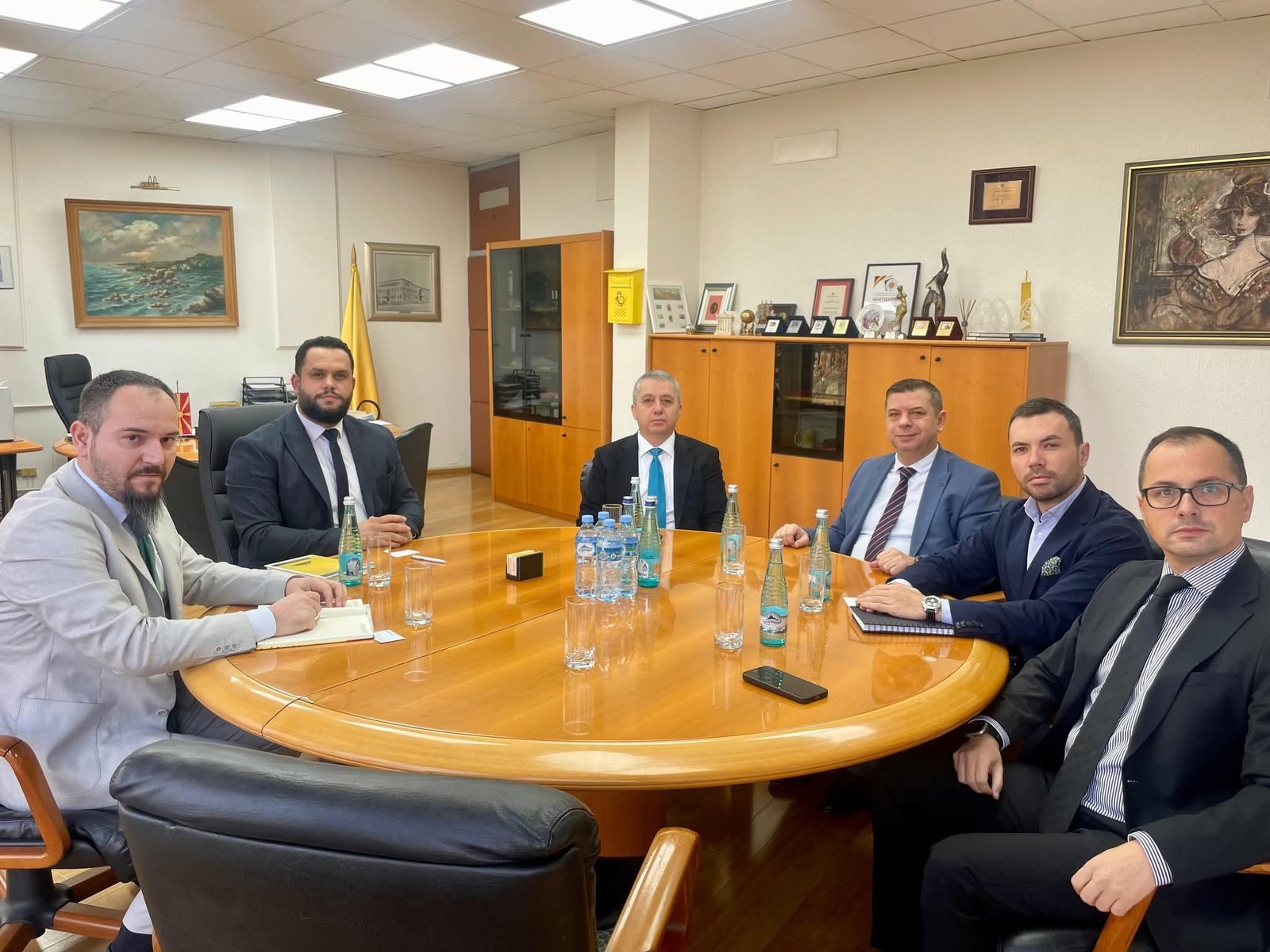 Kurtishi takim me drejtuesit e Halkbank  Synohet zgjerimi i bashkëpunimit dhe modernizimi i shërbimeve