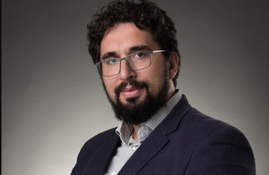 Rromir Imami  artisti i fotografisë nga Zvicra  mban punëtori në Universitetin e Tetovës