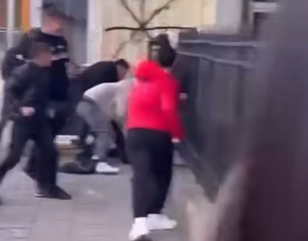 Pesë të mitur dyshohen për dhunë në oborrin e shkollës në Saraj  Prokuroria kërkon që tu caktohet masa kujdesi