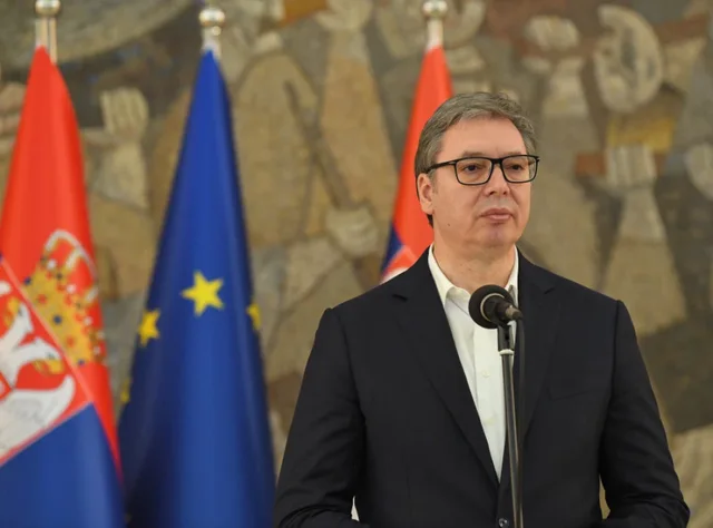 Protestat në Serbi detyrojnë Vuçiqin të çojë vendin në zgjedhje të parakohshme