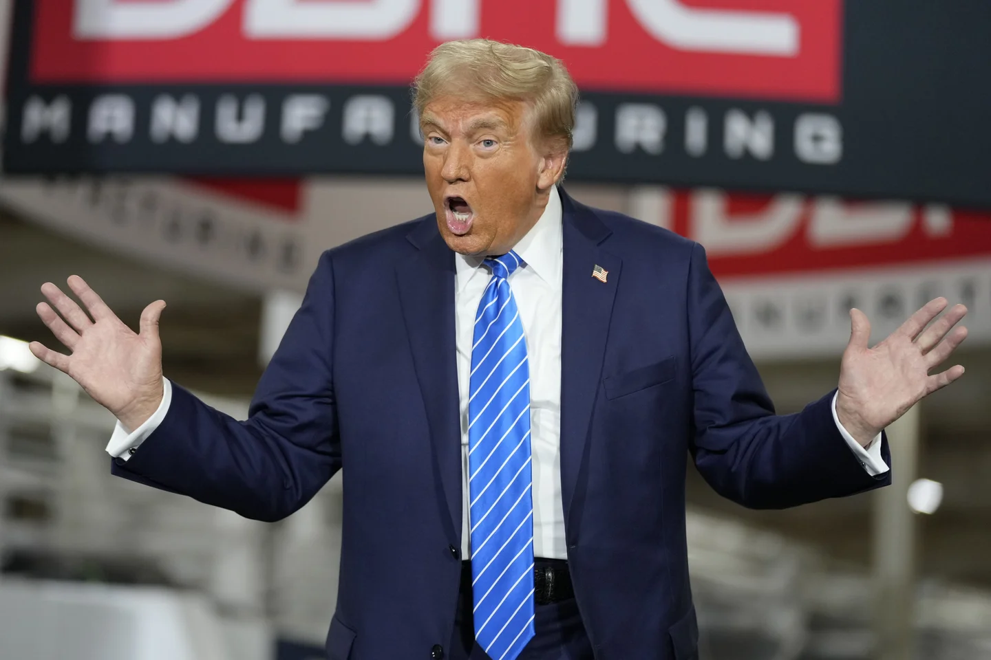 Trump thirrje demonstruesve në Iran  Vazhdoni të protestoni  ndihma është duke ardhur