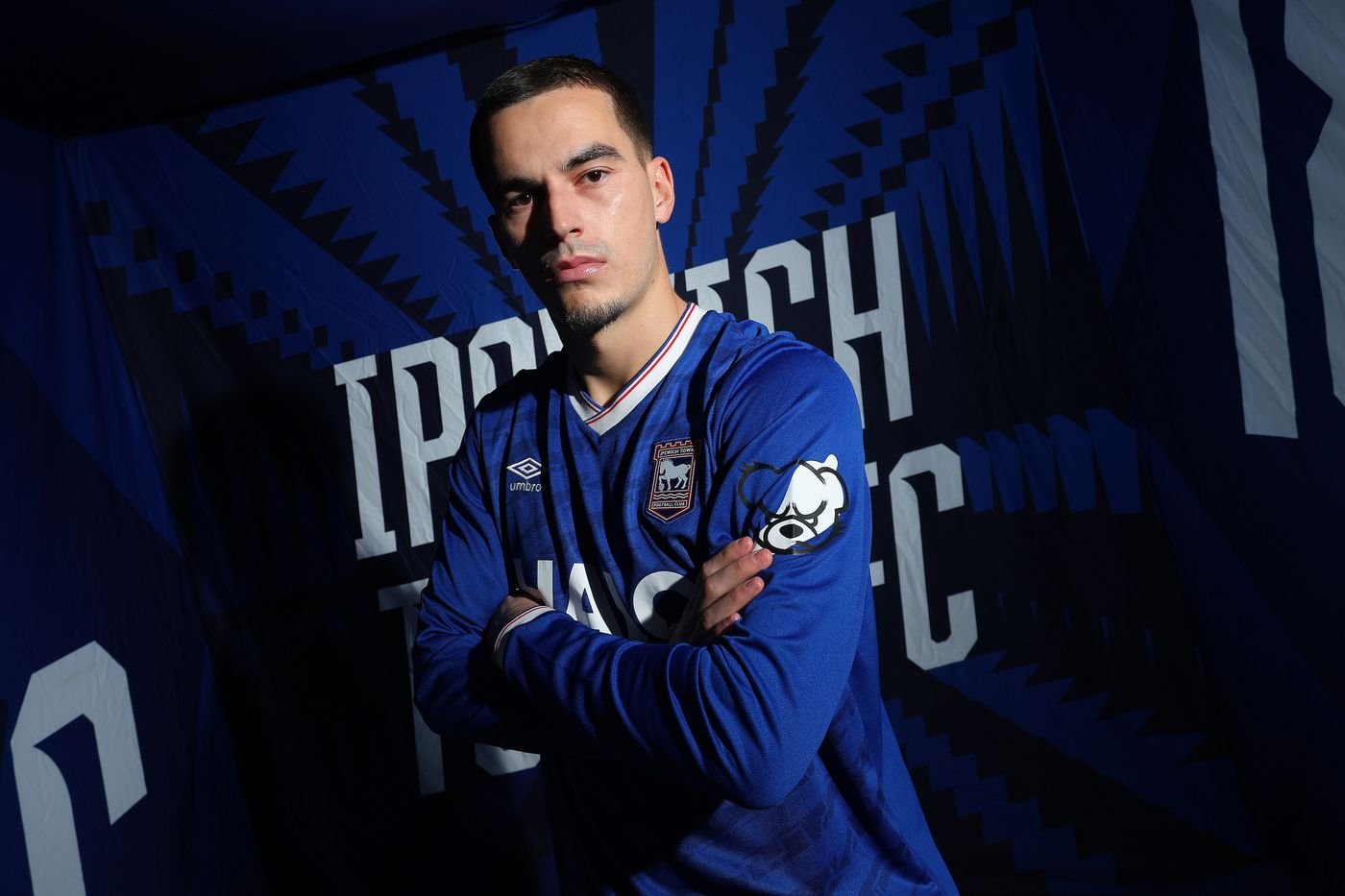 Anis Mehmeti  zyrtarisht lojtar i ri i Ipswich Town