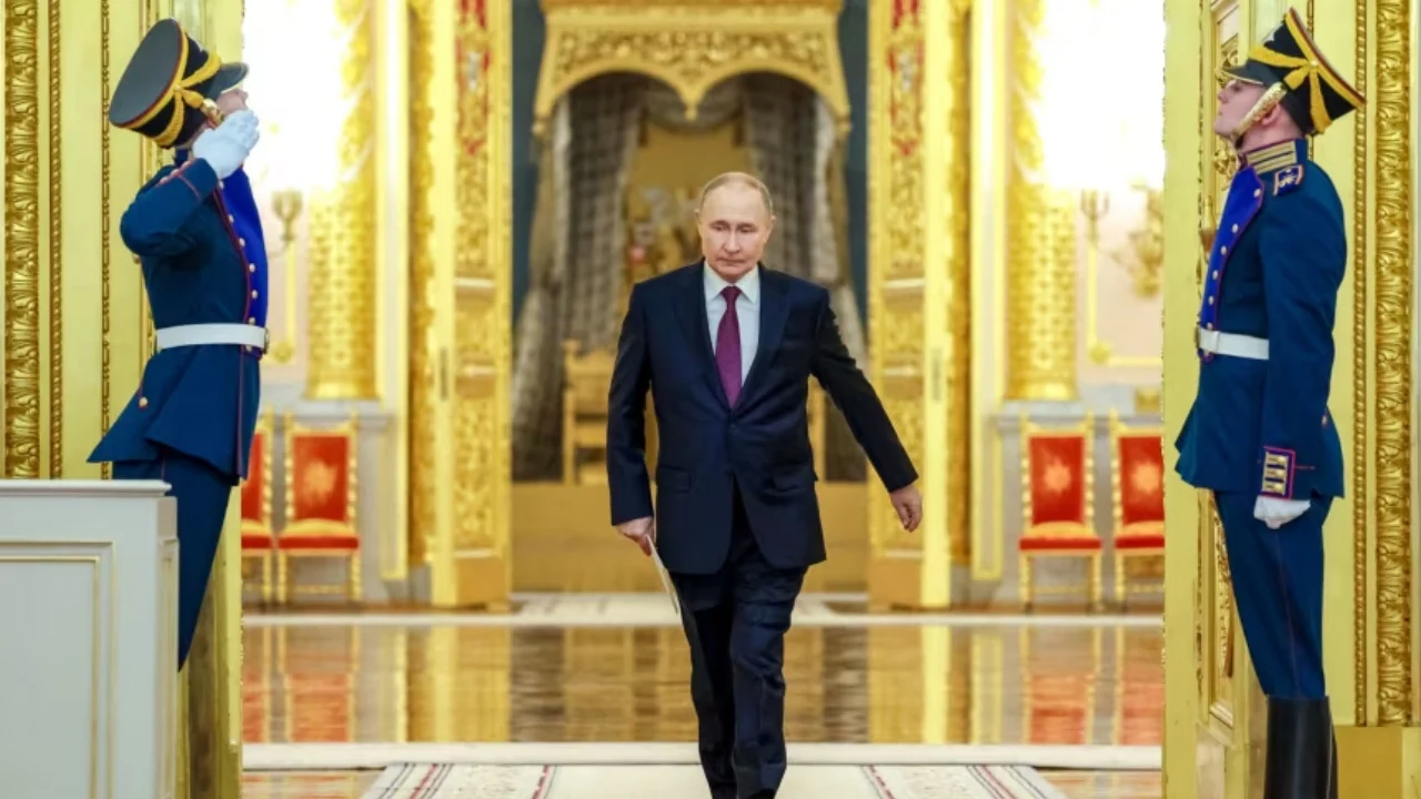 Rusia thotë se Putini mori ftesë nga Trump për t u bashkuar me  Bordin e Paqes 