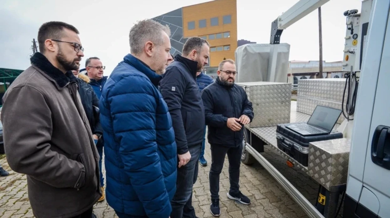 Toshkovski në terren  Po bëhet verifikimi përfundimtar i kamerave nga  Safe City 