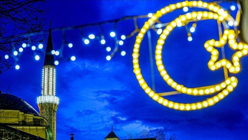 Muslimanët në Turqi  Oman  Singapor dhe Australi do të fillojnë agjërimin e Ramazanit të enjten