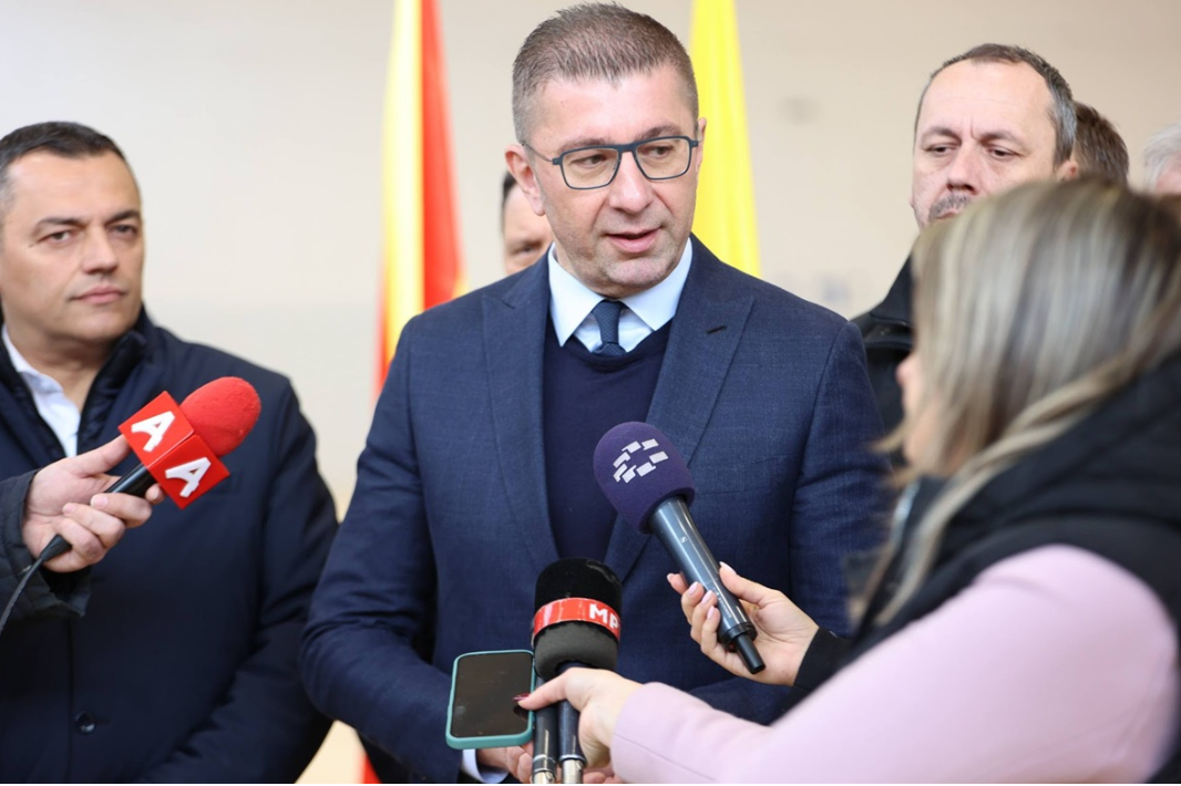 Mickoski  Maqedonia është viktimë e bullizmit evropian  BE po shqyrton ndarjen e vendeve në  ligë të parë dhe të dytë 