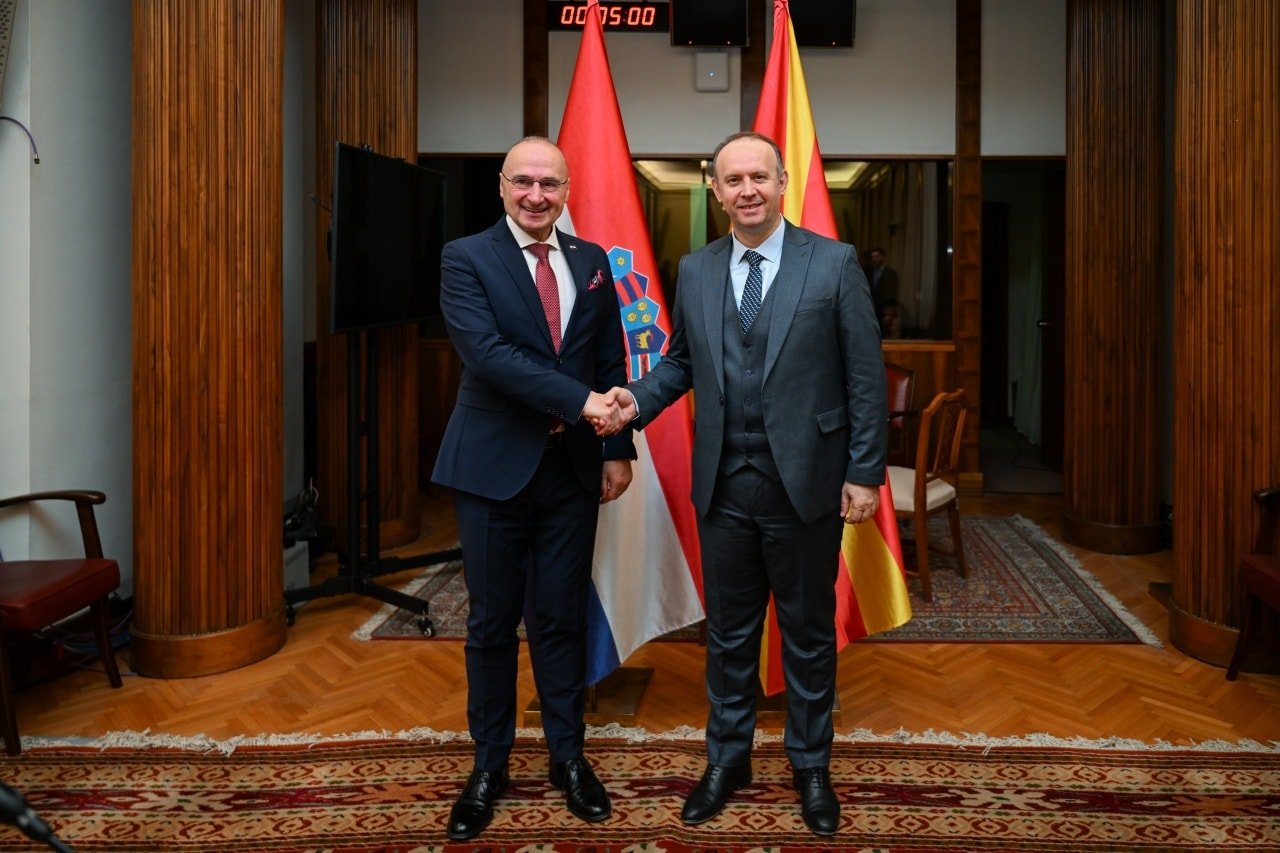 Kryeparlamentari Gashi pret në takim zyrtar ministrin e Jashtëm kroat  Gordan Grlić Radman