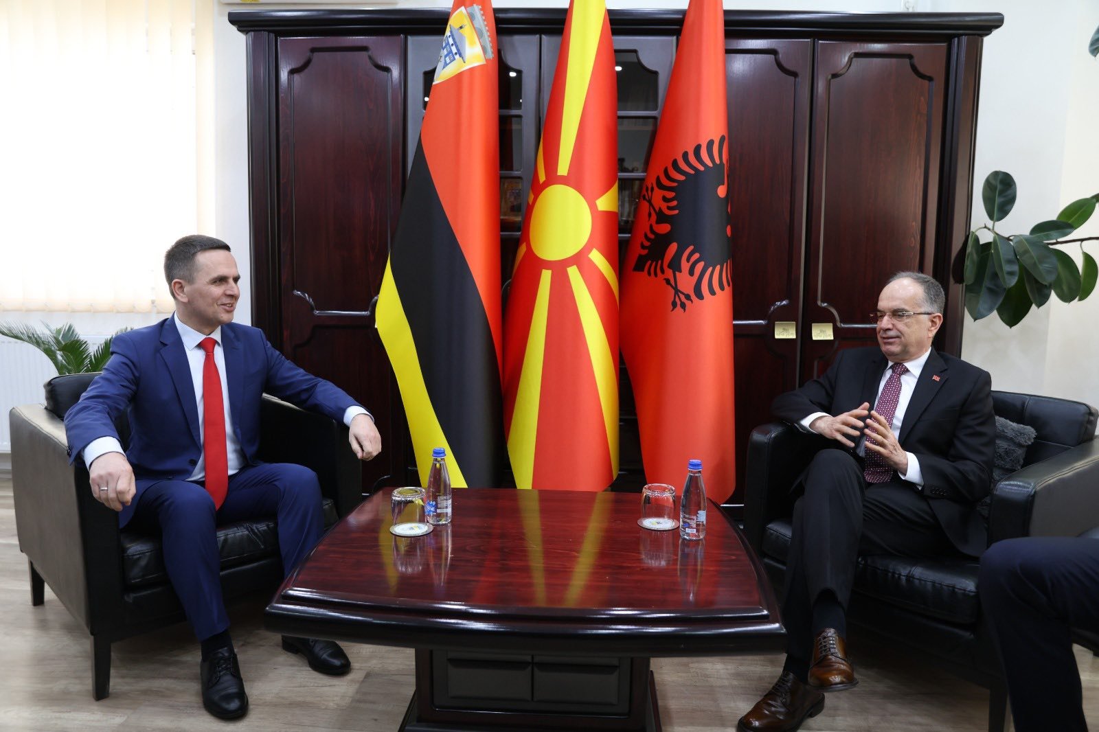 Kasami  Vizita e Begajt në Tetovë dëshmi e vëmendjes së Shqipërisë ndaj bashkëpunimit me shqiptarët në Maqedoninë e Veriut