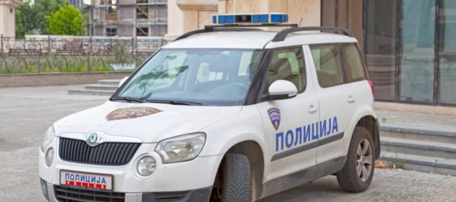 Dy persona nga Kumanova vozitën pa leje  policia ua sekuestron makinat