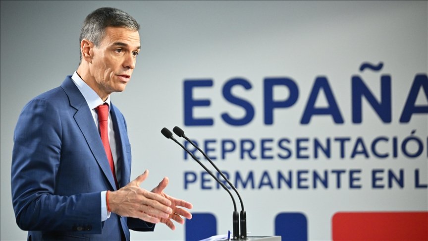 Kryeministri spanjoll  Shteti duhet të mbrojë fëmijët nga mediat sociale  toksike 