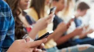 Sllovenia ndalon përdorimin e mediave sociale nga të miturit nën 15 vjeç