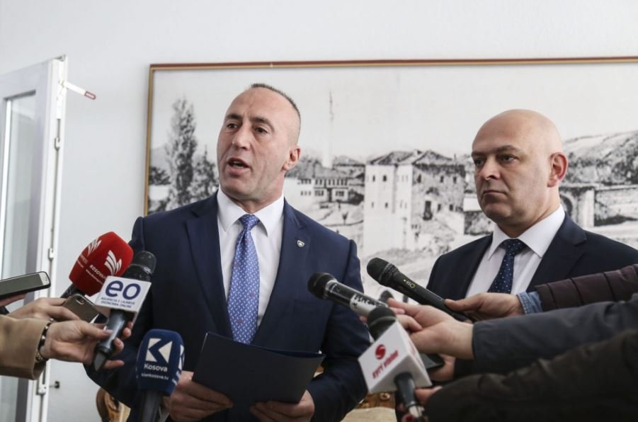 Ardian Gjini shpall kandidaturën për kryetar të AAK së  merr urime nga Haradinaj