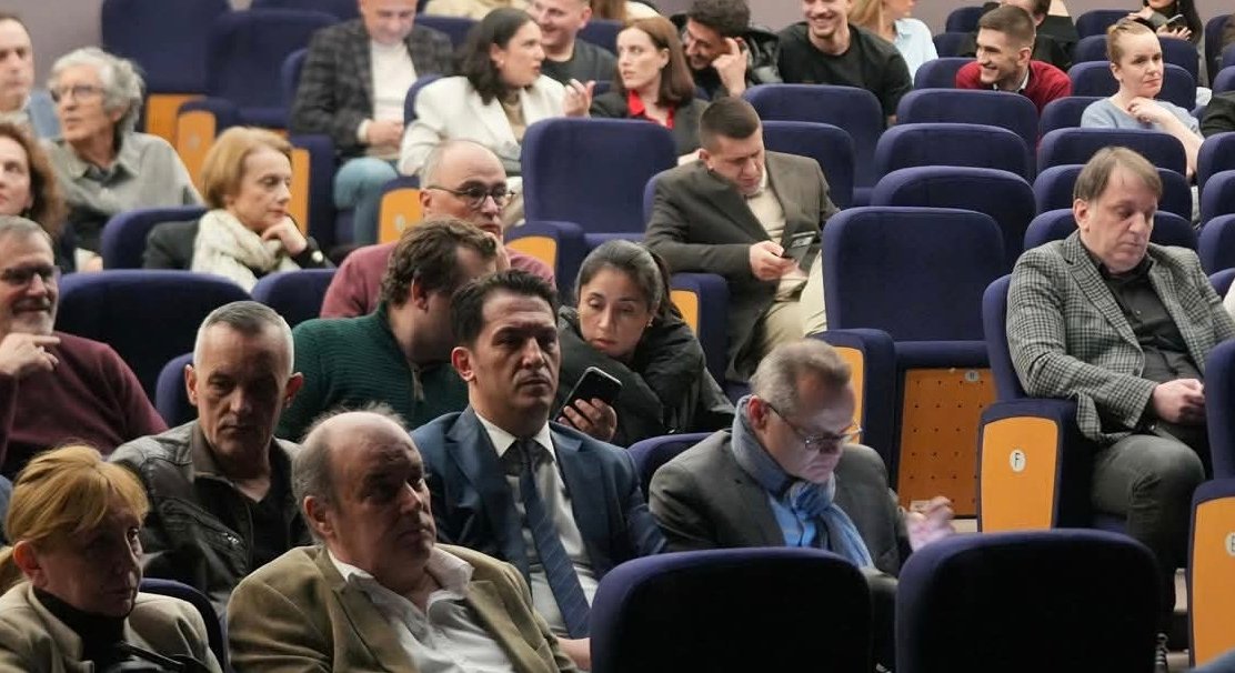 Zv kryeministri Sali ndjek  Rinoqerontët  në Shkup  Guximi më i madh është të mbetesh vetvetja