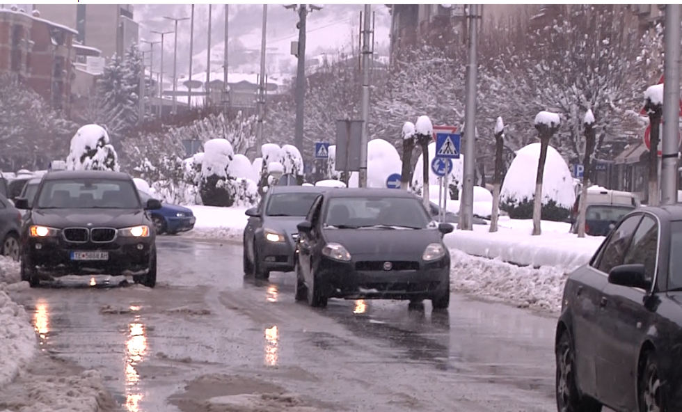 Të martën priten reshje të reja  rënie të temperaturave dhe erë e fortë veriore