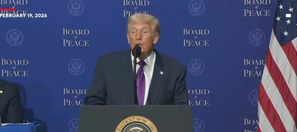  Më thirrni mua    Trumpi ka një porosi për Kosovën dhe Serbinë nga Bordi i Paqes