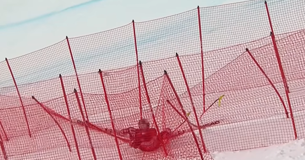 Garoi me ligament të këputur  Lindsey Vonn rrëzohet në fillim të garës