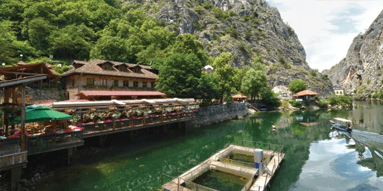 Rrezik nga shembja e shkëmbinjve në Matkë  Komuna e Sarajit ndalon lëvizjen në shteg