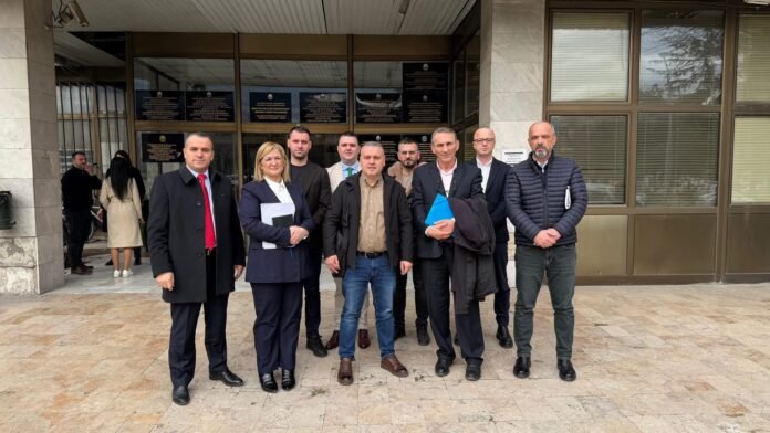  Pa shqip  s ka shtet     VLEN shpërthen ndaj Minçevit  Mbledhjet njëgjuhëshe janë të pavlefshme