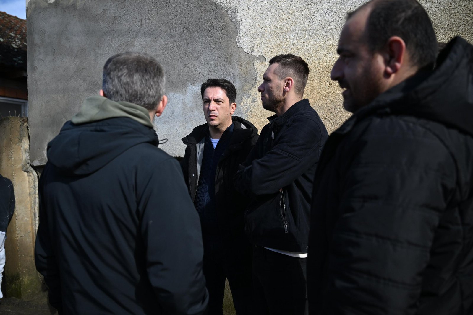 Zv kryeministri i parë Bekim Sali  Institucionet të mobilizuara për stabilizimin e gjendjes në Saraj