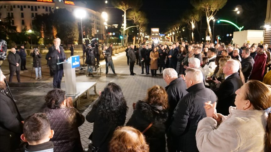 Shqipëri  opozita vazhdon protestën  Foltore 