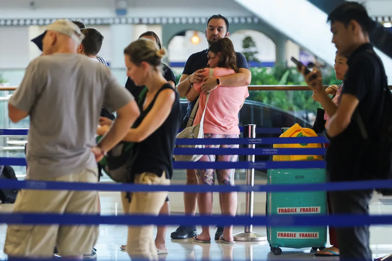 Hakmarrja e Iranit mbyll hapësirën ajrore të Gjirit  prish aviacionin global pas sulmeve Izrael ShBA