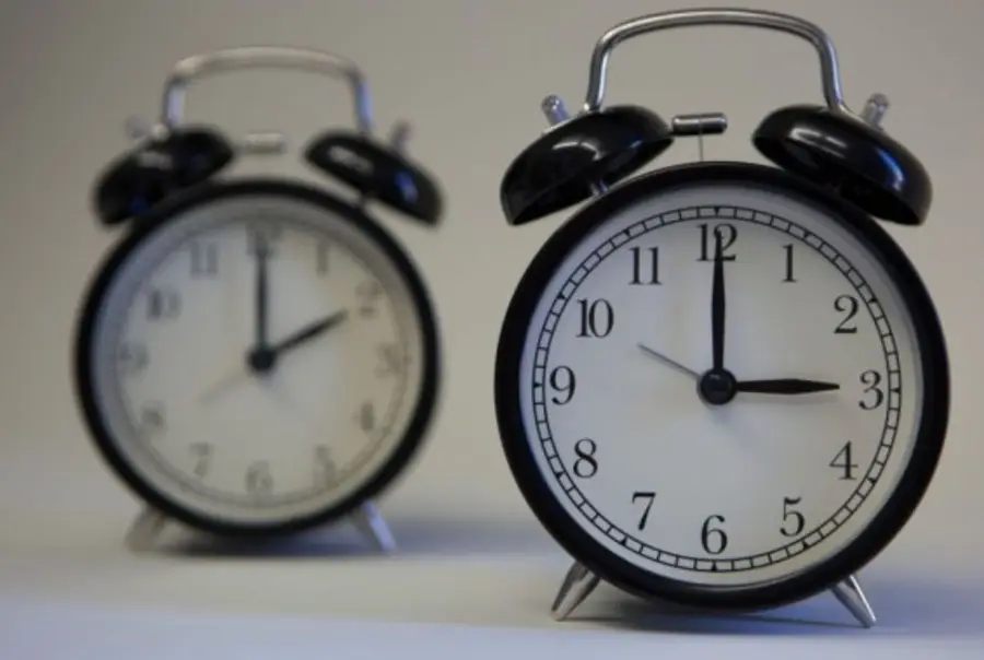 Sonte pas mesnate ndryshon ora  fillon llogaritja verore e kohës