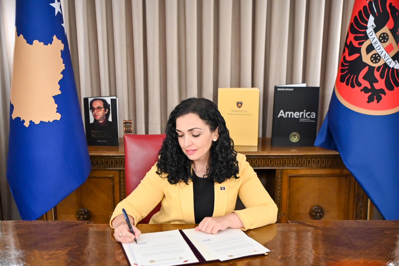 Kosova në zgjedhje  presidentja Osmani shpërndan Kuvendin