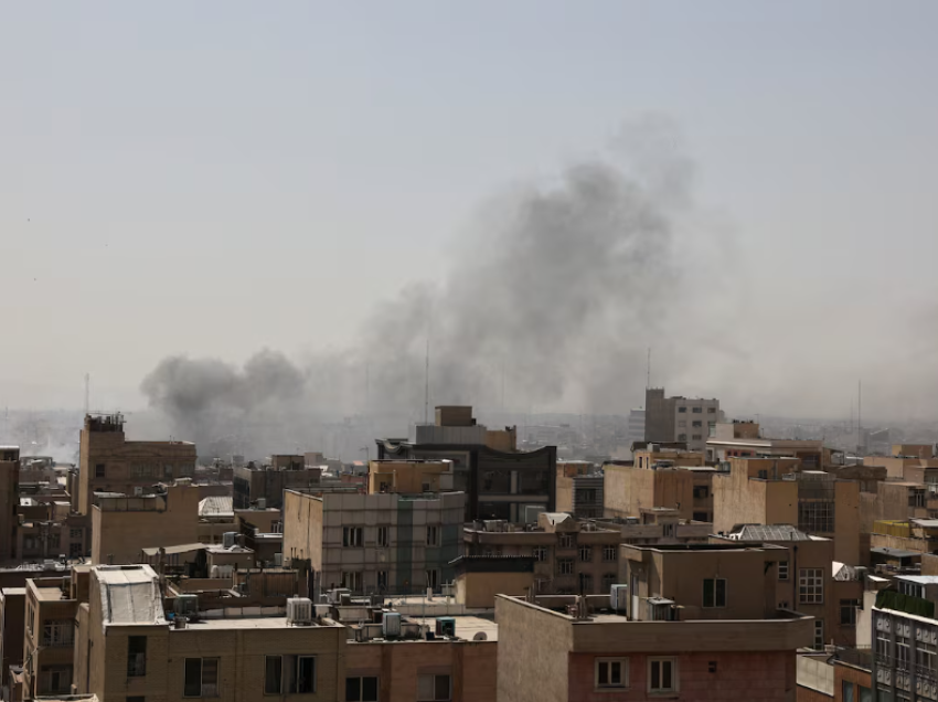 Shtatë të vdekur në Pakistan pas sulmeve në konsullatën amerikane