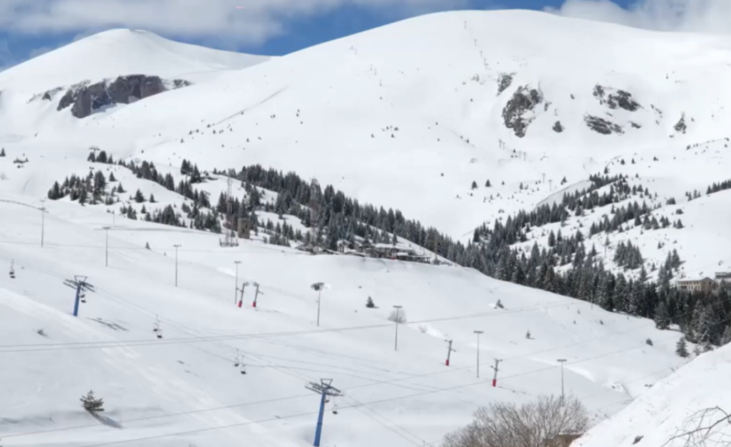 Mbi 75cm borë në Kodër të Diellit  Sezoni i skijimit vazhdon dhe sjell turistë të huaj