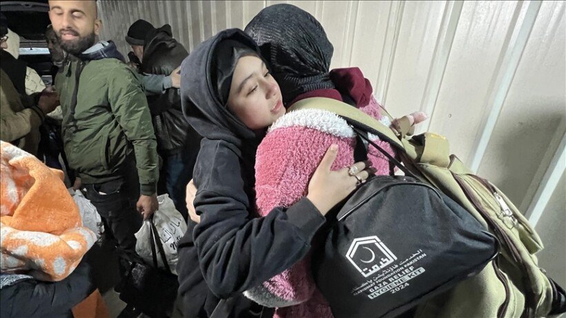 Kthehen në Gaza përmes pikës kufitare Rafah  28 pacientë palestinezë dhe shoqëruesit e tyre