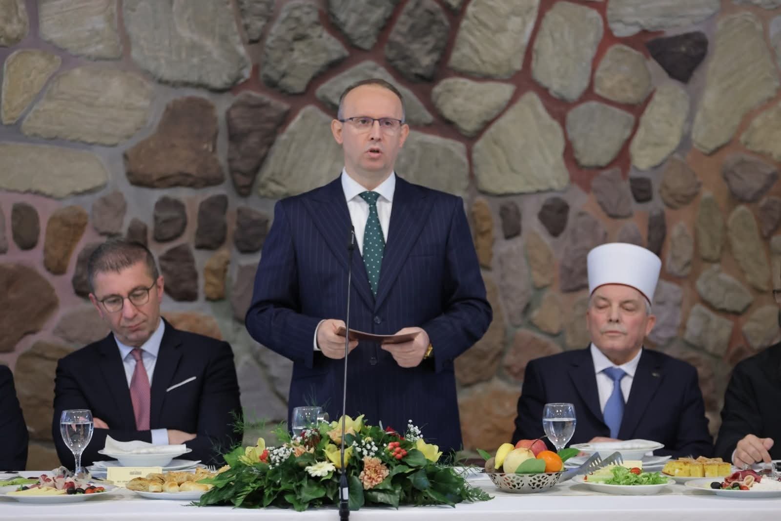 Iftar i përbashkët në Kuvend  Gashi thekson vlerat e solidaritetit në Ramazan