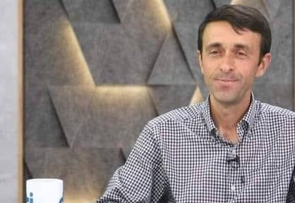 figura-e-adem-jasharit-ne-kenget-epiko-historike-dhe-ne-diskursin-personal