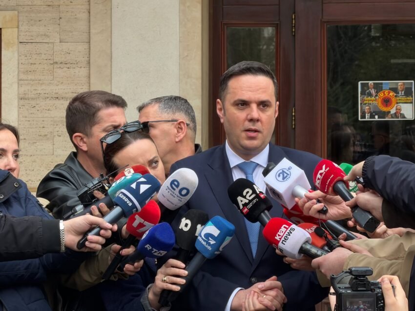 Abidxhiku  Nuk na është propozuar asnjë emër për të kërkuar votat tona