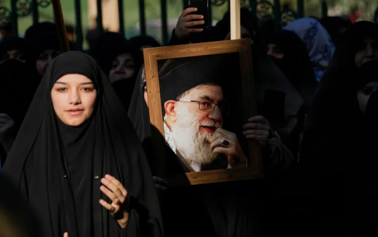 Udhëheqësi suprem i Iranit  Khamenei  është vrarë  thonë mediat iraniane