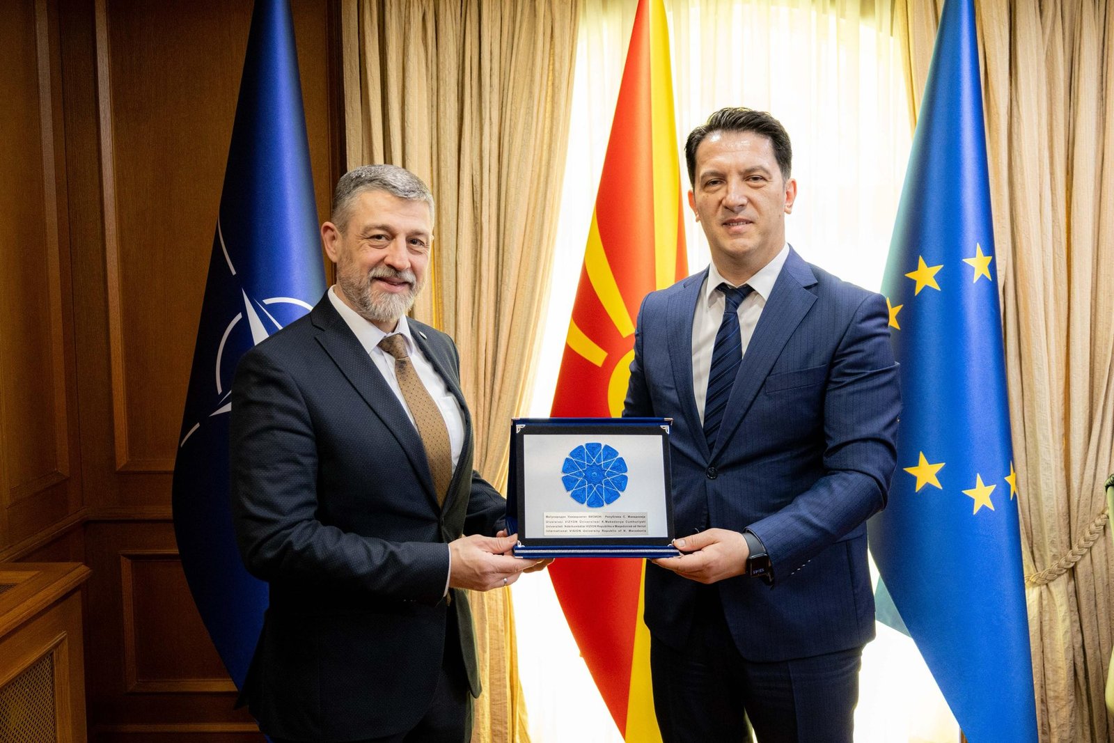 Bekim Sali takon rektorin e Universitetit Ndërkombëtar Vizion