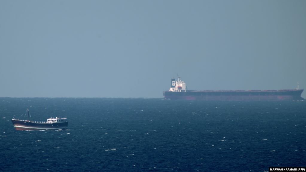 Lideri i ri i Iranit zotohet se do ta mbajë të bllokuar Ngushticën e Hormuzit