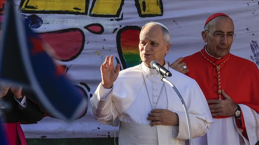 Papa  Mediat të tregojnë realitetin e luftës për të shmangur shndërrimin e saj në një  video lojë 